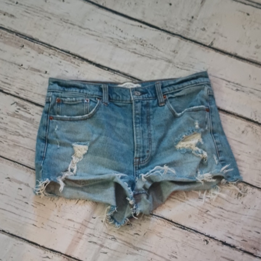 Abercrombie & Fitch Blue Light Wash High Rise Mom Cut Off Shorts 29